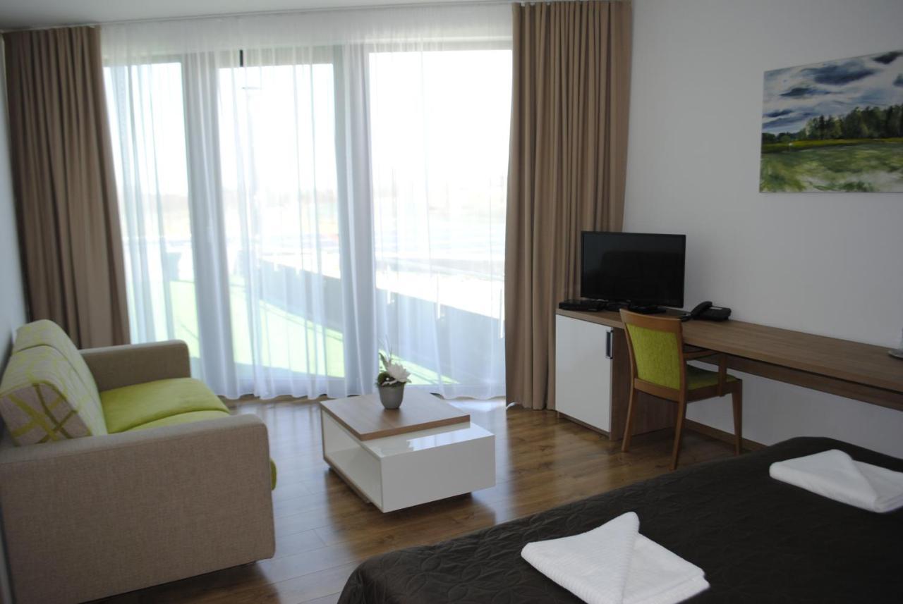 Hotel Golf Jezera Острожска Нова Весь Экстерьер фото