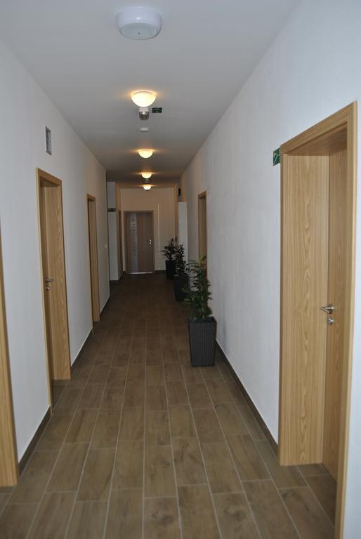 Hotel Golf Jezera Острожска Нова Весь Экстерьер фото